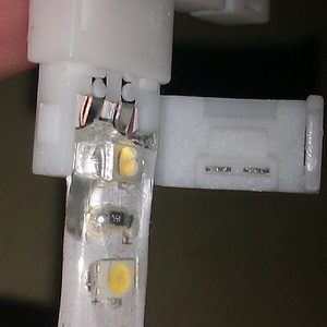 Connecteur incompatible - fermeture écrase la LED